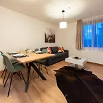 Kreuzwirt Am Rosenberg Апартаменты Грац